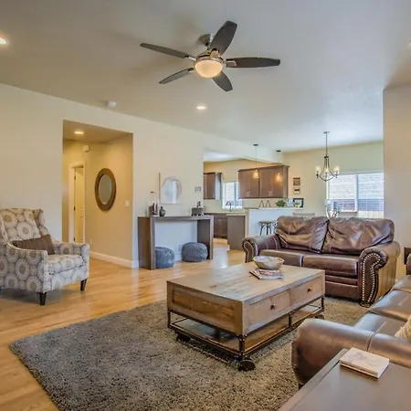 Villa 4Bd Pikes Peak Views Minutes To Hiking & Dining